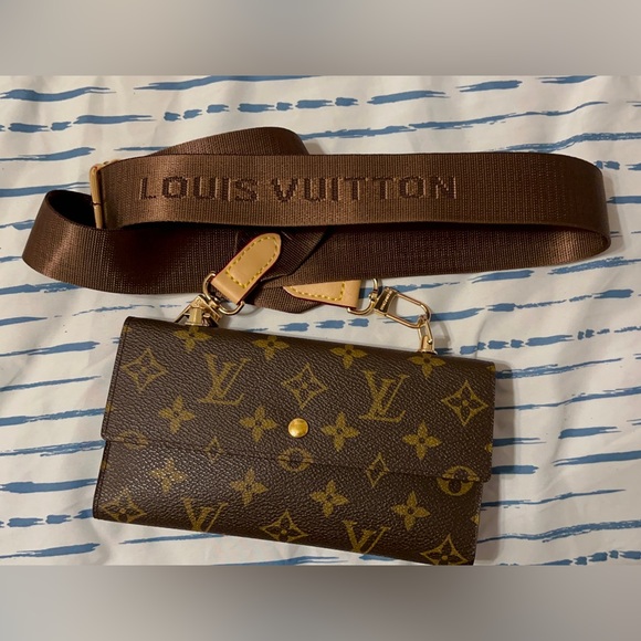 Authentic Louis Vuitton Sarah Wallet - Picture 12 of 16
